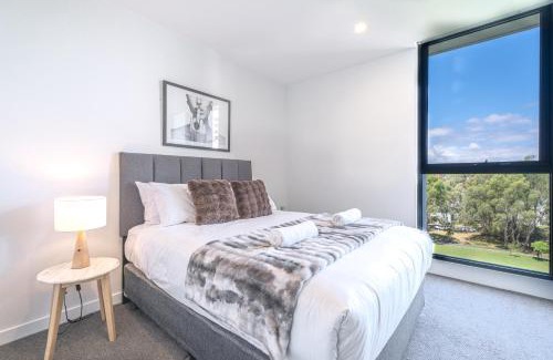 Parkville Apartment | Serene 2br2ba Apt In Parkville Pool Gym Parkin