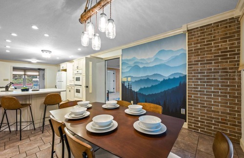 Sevierville House | Serene 4 bed: Arcade/Pet Friendly/Great Location