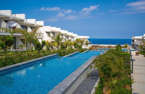 Esentepe Apartment | Serene Getaway with pool view