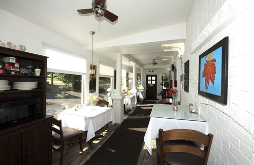 Niagara Falls House | Serene Niagara Inn