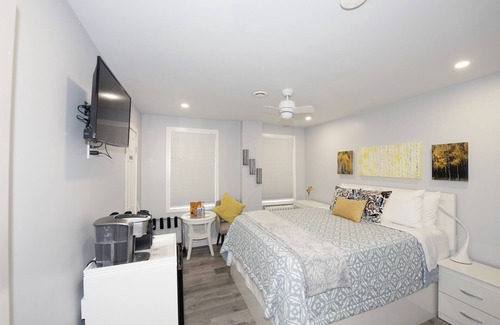 Niagara Falls House | Serene Niagara Inn