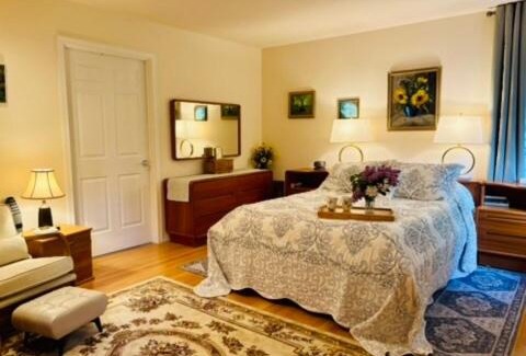Riverbend House | Serene Riverfront Retreat