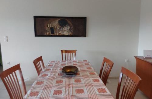 Derveni Apartment | SereneLands Derveni