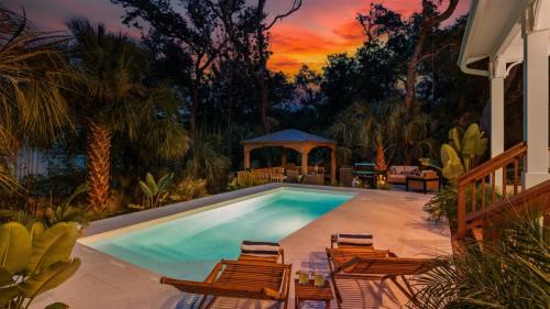 Vilano Beach House | Serenity at Surfside by AvantStay Pool Porches Fire Pit Arcade Near Vilano Beach