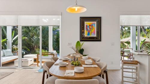 Vilano Beach House | Serenity at Surfside by AvantStay Pool Porches Fire Pit Arcade Near Vilano Beach