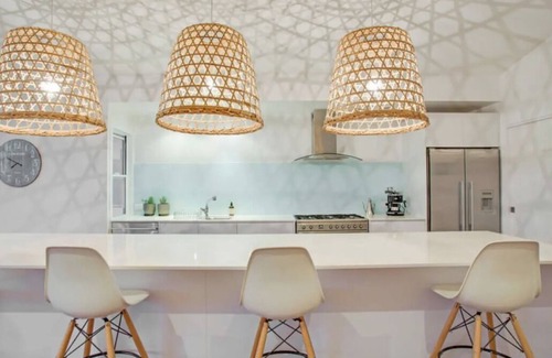 Casuarina House | SERENITY BEACH RETREAT - Hamptons Beach HavenCasuarina - sleeps 14 -7 bedrooms