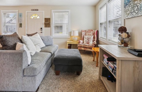 Downtown Cannon Beach Cabin | Serenity - Beachcomber Vacation Homes
