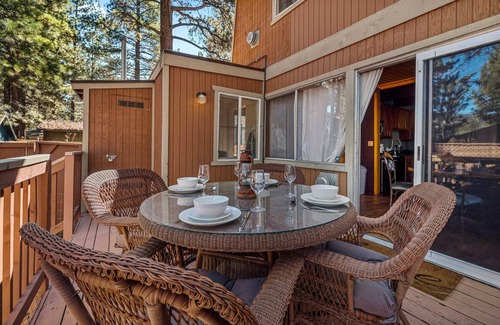 Big Bear City House | Serenity by Avantstay Serenity Big Bear Cabin! With Fire Pit, Bbq!