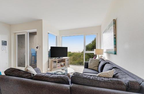 Rockaway Beach Apartment | Serenity by the Sea