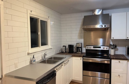 Old Town Historic District House | Serenity Charm downtown old towne by Shaw