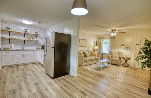 Covington House | Serenity Escape- 1/2 mile from the square