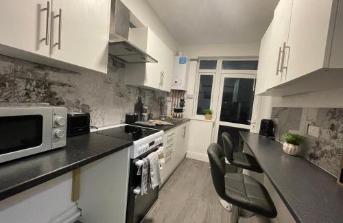 Luton House | Serenity Luton Suite Near Mall