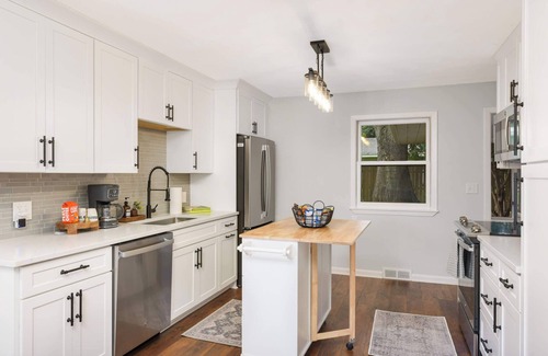 Plymouth House | Serenity near the lakes and quick access to Minneapolis