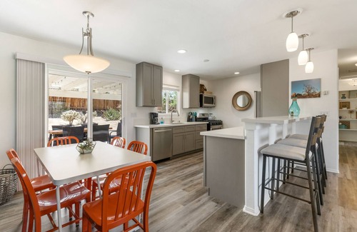 Joshua Tree House | 🌵 Serenity Sands - Large Fenced House with Hot Tub, BBQ and Fire Pit! 🌵