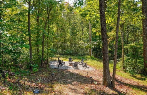Nelsonville Cabin | Seven Pines Cabin - Secluded in Hocking Hills