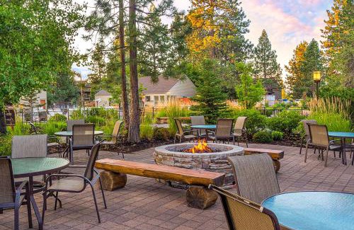 Bend Hotel | Seventh Mountain Resort Unit 1914
