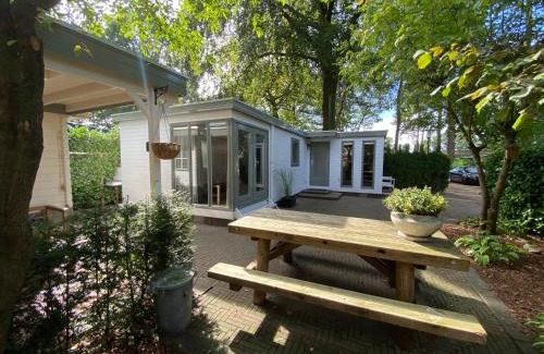 Voorthuizen Ski Chalet | Sfeervol Boschalet 5 persoons met Sauna