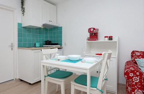 Bakar Apartment | Sha La La - Charming, unique studio in a historic building next to a castle, WIFI, smart TV, washer-dryer