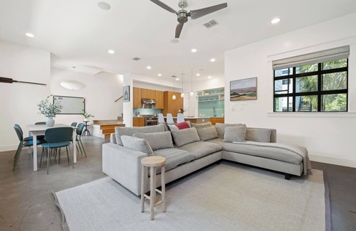 Blackshear-Prospect Hill House | Shared Pool + East Austin - Eastside Palm House!