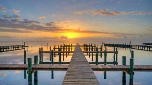 Flour Bluff House | Shared Pool w Bay Views Boat Dock Fishing Big Slough by AvantStay