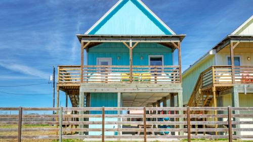 Flour Bluff House | Shared Pool w Bay Views Boat Dock Fishing Big Slough by AvantStay