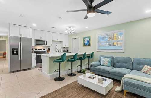 Cocoa Beach Apartment | Shark Tank Cocoa Beach 4 2BR Units 8BR Total Each Sleeps 5 Walk to Beach