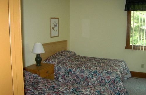 Shawnee On Delaware Resort | Shawnee Village Pocono Mountains on Delaware River Hiking Biking Golf Pool Spa
