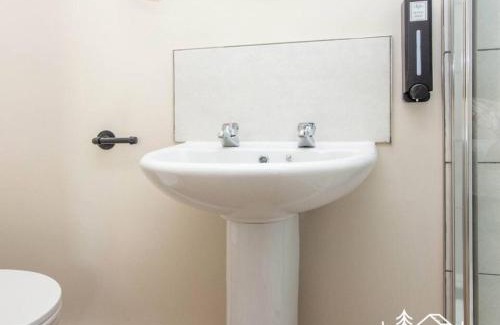 New Forest District Apartment | Sheep Room 11 -Peaceful Double - New Forest