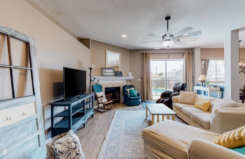 Navarre House | Shell-abrate Good Times!