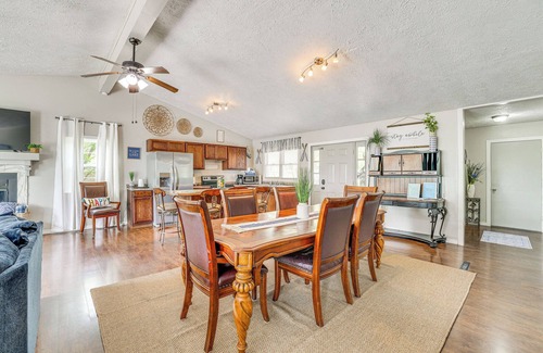 Shell Knob House | Shell Knob Home w/Deck & Table Rock Lake View