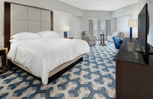 Eatontown Hotel | Sheraton Eatontown Hotel