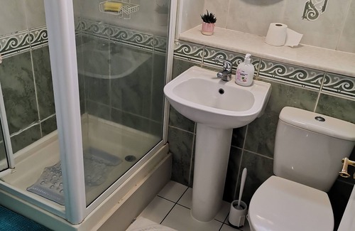 South Shields House | Shielded Serenity King Suite