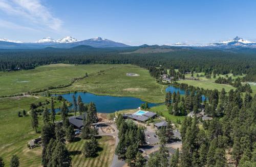 Black Butte Ranch House | Shields Shalet - Meredith Lodging