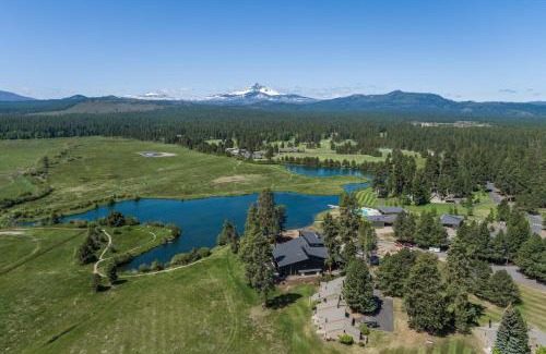 Black Butte Ranch House | Shields Shalet - Meredith Lodging