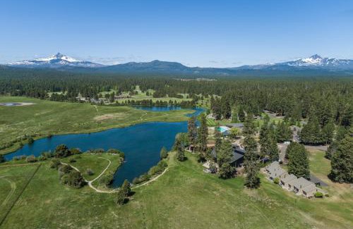 Black Butte Ranch House | Shields Shalet - Meredith Lodging