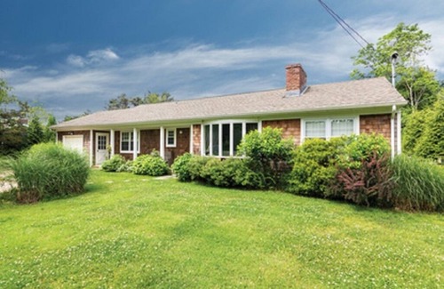 Southampton House | Shingled 1 Level Beauty Steps to Southampton Village Has it All!