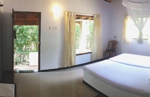 Ambalangoda Hotel | Shiny Lakeside Resort