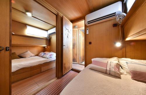 Zadar Boat Rental | Ship Dolin - with view to Zadar Old town