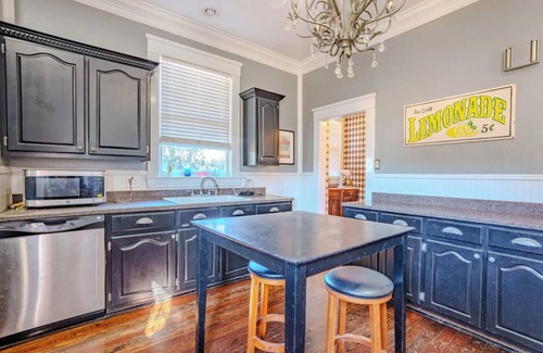Sheffield House | Shoals 3BR w/Pool | Walk to Downtown & Riverfront