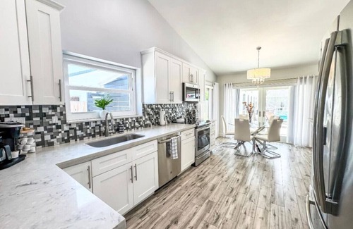 Lake Ida Shores Apartment | Shore & More — 5BR home in the Heart of It All