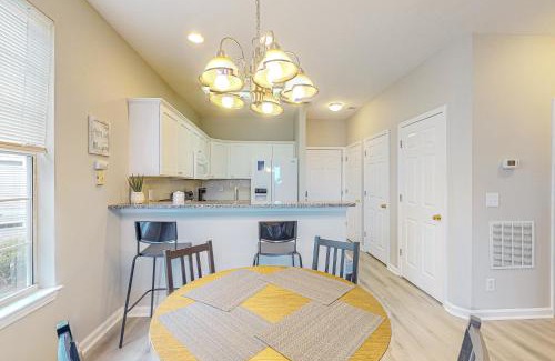 Carolina Forest Apartment | Shoreline Serenity at River Oaks