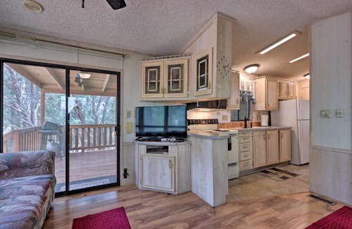 Show Low House | Show Low Home with Deck and Grill - 13 Mi to Hon-Dah!
