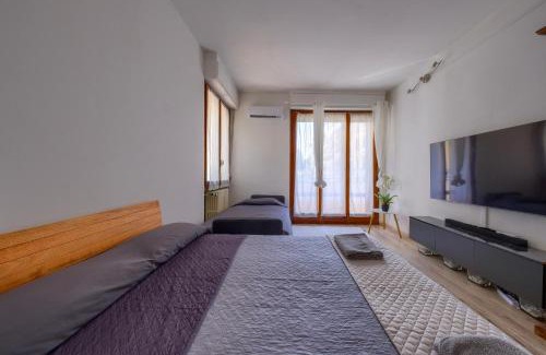 San Jacopino Apartment | Show Me Florence 2 bedroom appartment Duomo & Airport TRAM