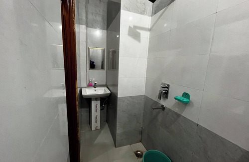 Vrindavan Hotel | Shree Radhavallabh Palace
