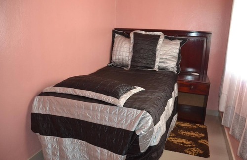 Livingstone Cabin | Sikalongo Lodge