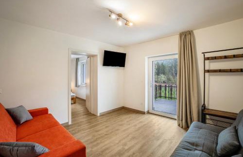 Pfalzen Apartment | Silbernagl Terrasse - Blick zum See