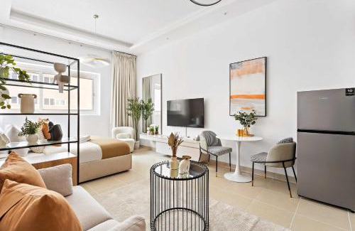 Dubai Apartment | Silkhaus New Studio in ASB Tower Walking distance to mall