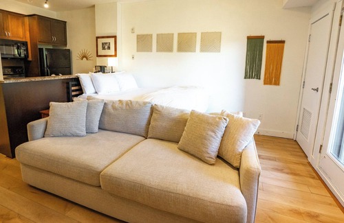 East Kootenay Apartment | Silver Rock Studio w/Queen bed