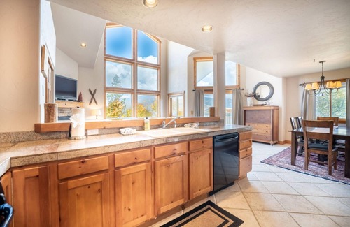 Wildernest Apartment | Silvertrees IV #24 by Summit County Mountain Retreats