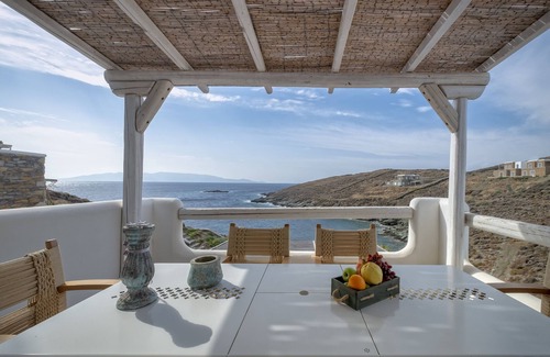 Kithnos House | Simousi Villas